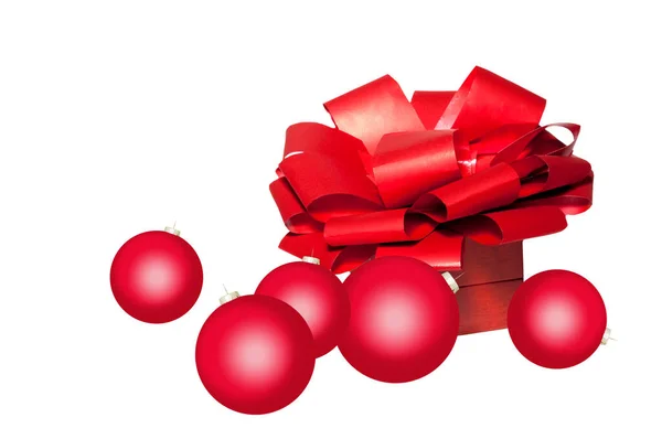 Weihnachten Hintergrund Mit Rotem Geschenkkarton Mit Band Und Roten Kugeln — Stockfoto