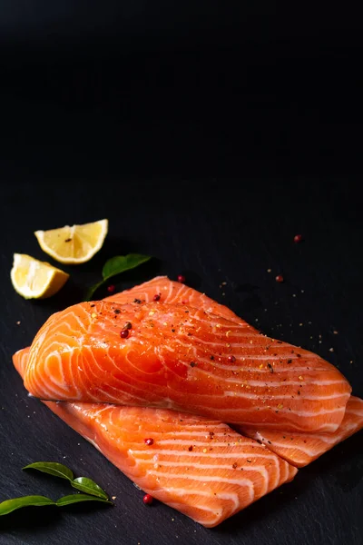Food Concept Uncook Fresh Salmon Black Slate Stone Board Copy — 图库照片