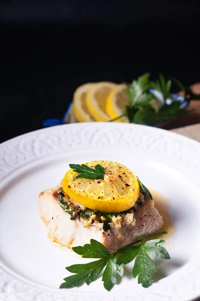 Conceito Comida Saudável Manteiga Alho Limão Caseira Peixe Bacalhau Assado — Fotografia de Stock