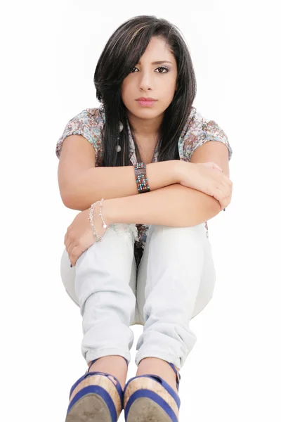 Депресивна дівчина-підліток, ізольована на білому — стокове фото