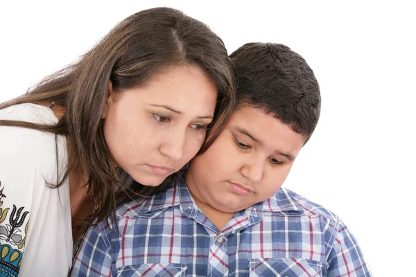 Mãe confortando seu filho — Fotografia de Stock