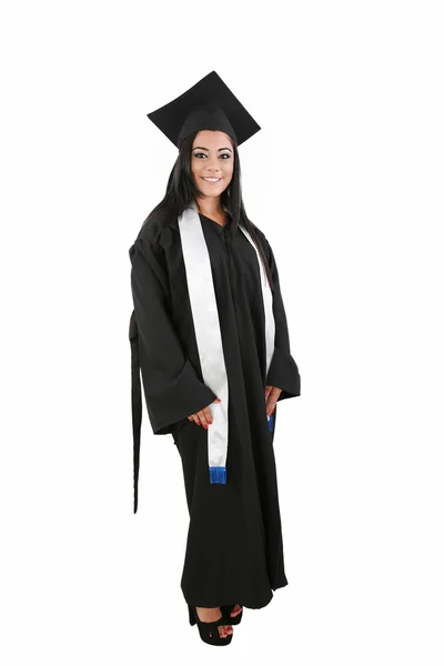 Vrouwelijke afgestudeerde glimlachend geïsoleerd op een witte achtergrond — Stockfoto