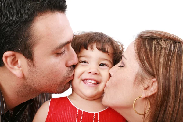 Pais dando um beijo à filha . — Fotografia de Stock