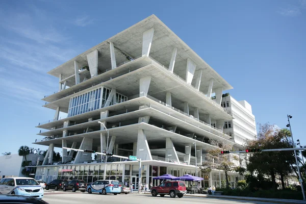 Miami-Şubat 1:11 11 lincoln road olduğunu bir eşsiz alışveriş, yemek, r — Stok fotoğraf