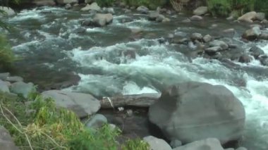 stream.flowing su dolu hd taşıma