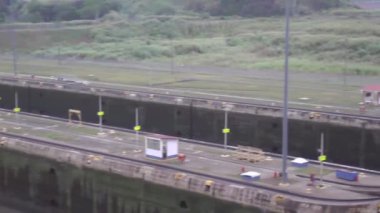 Panama şehri, panama - 5 Mayıs: ana merkezi operasyon Panama canal nerede gemiler doğrular ve panama city, panama 5 Mayıs 2013 yılında kendi rotasında devam etmek için erişim vermek.