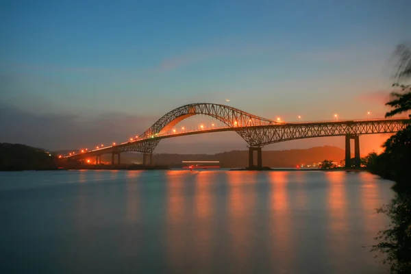 Гарний міст підключений Південної та Північної Америки (Puente de l Стокове Зображення