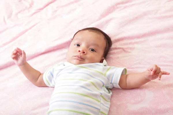 Retrato de bebê recém-nascido — Fotografia de Stock