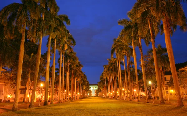 Avenida El Prado: avenida monumental, área circundante do Pana — Fotografia de Stock