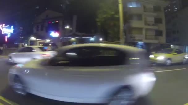 밤에 파나마 시티에 교통 체증 — 비디오