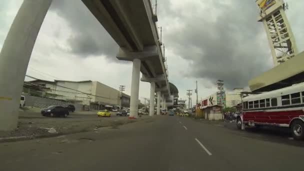 Panama city, panama - 21. října: stavbě metra v san miguelito road v Panamě. panama metro je dopravní projekt v panama city, panama, plánuje otevřít v lednu 2014. — Stock video