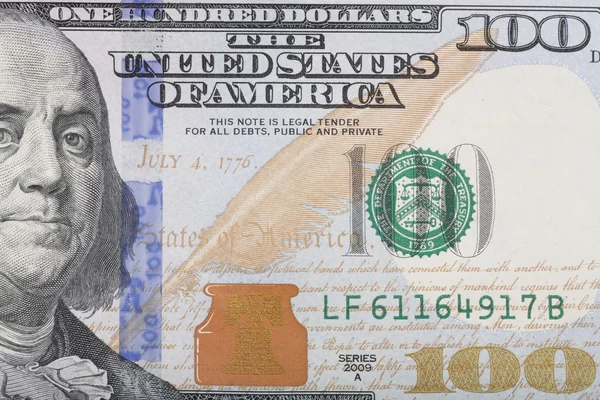 Tiro macro de la mitad derecha del nuevo billete de 100 dólares — Foto de Stock