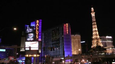 Las vegas, nevada - 2014 yaklaşık: Dünya ünlü vegas strip las vegas, nevada olarak geceleri 2014 görülen. 4.2 şerit germe en büyük oteller ve casinolar dünyada