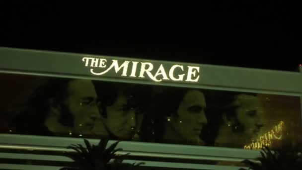 LAS VEGAS - CIRCA 2014: The Mirage Hotel a Las Vegas su CIRCA 2014, The Mirage è stato l'hotel-casinò più costoso della storia, con un costo di costruzione di 630 milioni di dollari . — Video Stock