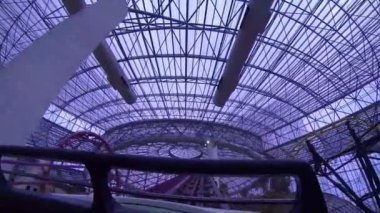 hızlı yolculuk başlamak için artan hız treni