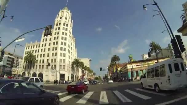 Hollywood - cca 2014: pov jízdy dolů hollywood boulevard v los angeles na cca 2014 — Stock video