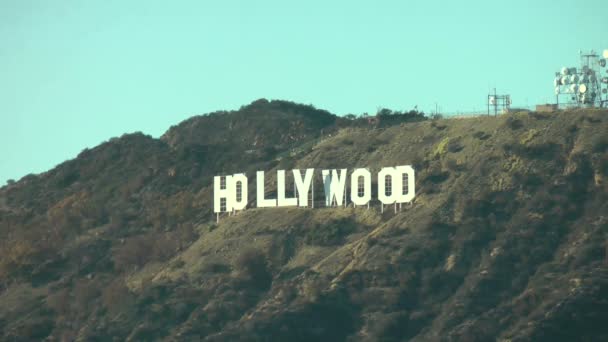 LOS ÁNGELES - CIRCA 2014: Famoso hito de Hollywood en Los Ángeles, California en CIRCA 2014 . — Vídeos de Stock