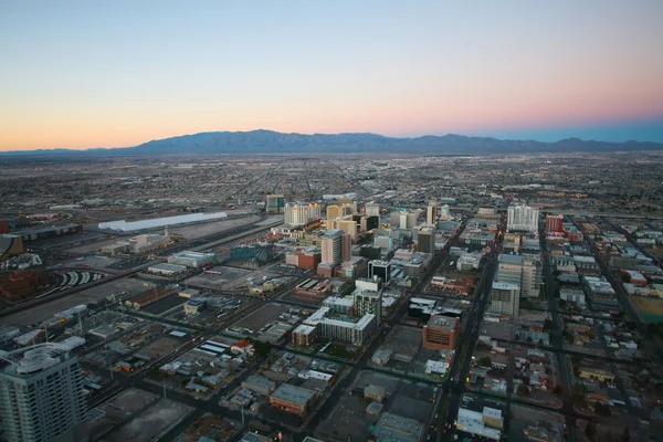 LAS VEGAS - CIRCA 2014: Vegas sunset aerial panorama, presentado w —  Fotos de Stock