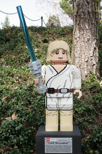 CARLSBAD, USA, FEB 6: Star Wars Luke Skywalker Minifigure realizzato con — Foto Stock