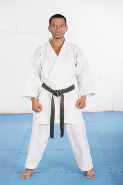 Black belt karate ready to start the training — Stock Photo, Image