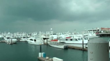 birkaç Yatlar limana demirledi Timelapse.