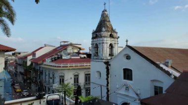 PANAMA ŞEHRİ, PANAMA - 2 Ocak 2022 - San Jose Kilisesi ve Casco Viejo şehir merkezindeki hava manzarası eski şehrin en ilgi çekici noktalarıdır.