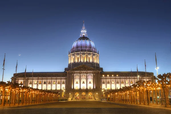 Radnice San Franciscu Sídlem Vlády Města Okresu San Francisco Kalifornii — Stock fotografie