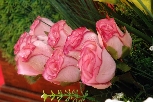 Bukiety kwiatów sztucznych — Zdjęcie stockowe