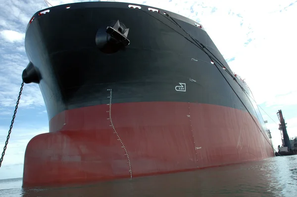 The bow of a big tanker ship — Stock Photo, Image