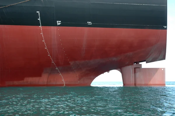 The rear wheel of a large tanker — Stock Photo, Image