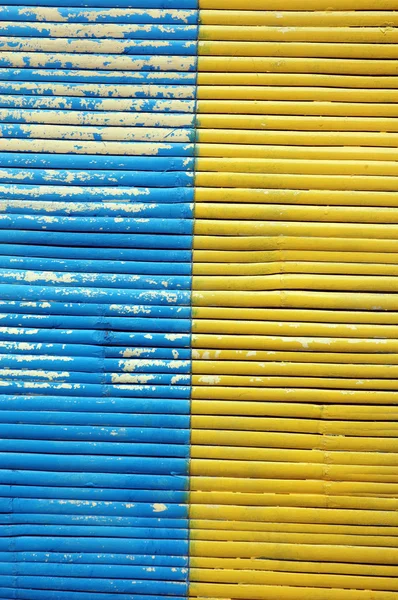 Bambu perde üzerinde iki renk — Stok fotoğraf
