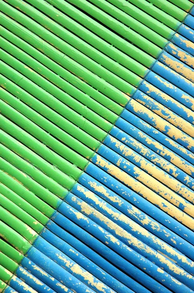 Due diagonale di colore su tenda di bambù — Foto Stock