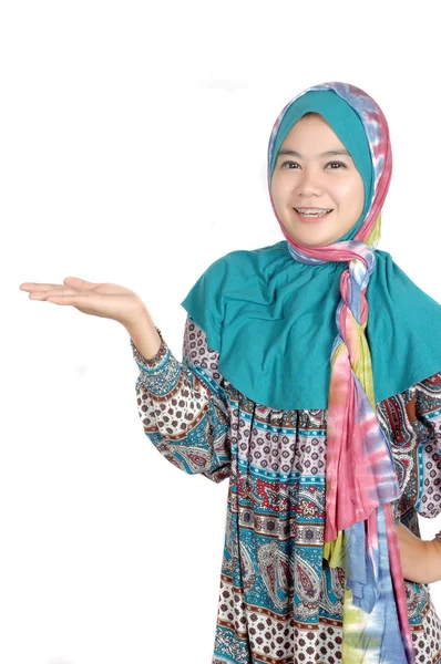 Ritratto di una bella donna musulmana — Foto Stock