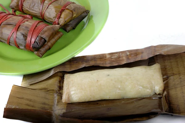 Buras est la nourriture traditionnelle indonésienne — Photo