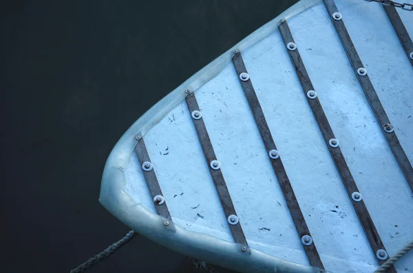 Ein Schnellboot vor Anker — Stockfoto