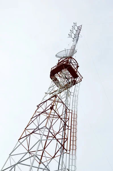 Torre de telecomunicaciones — Foto de Stock
