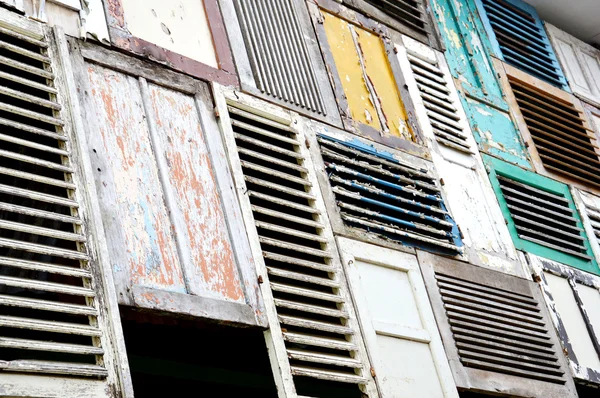 Alte Fenster — Stockfoto