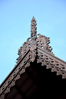 binalar üzerinde geleneksel kabile oymalar