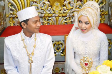 Endonezya gelin çiftler