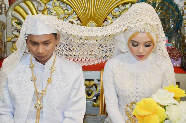 Indonesia novias parejas — Foto de Stock