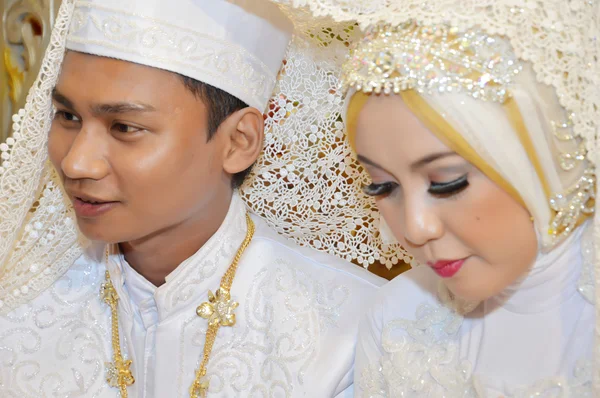 Indonesiska brudpar — Stockfoto