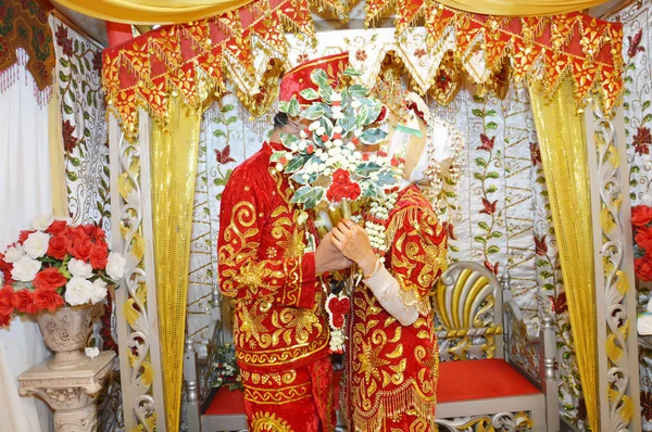 Indonesian bridal couples — Stock Photo, Image