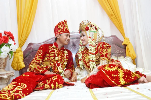 Indonesia novias parejas — Foto de Stock