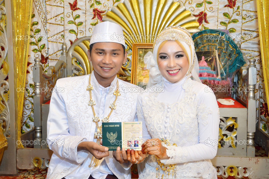 Indonesian bridal couples