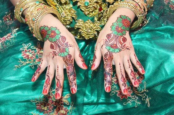 Henna On Hands — Stock Photo, Image