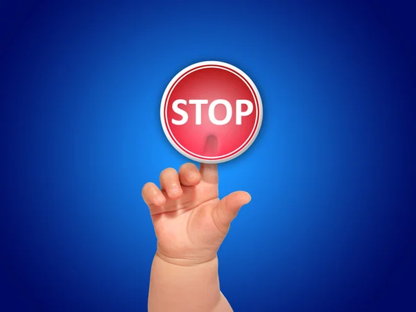 Кнопка для натискання кнопки дитячої руки . — стокове фото