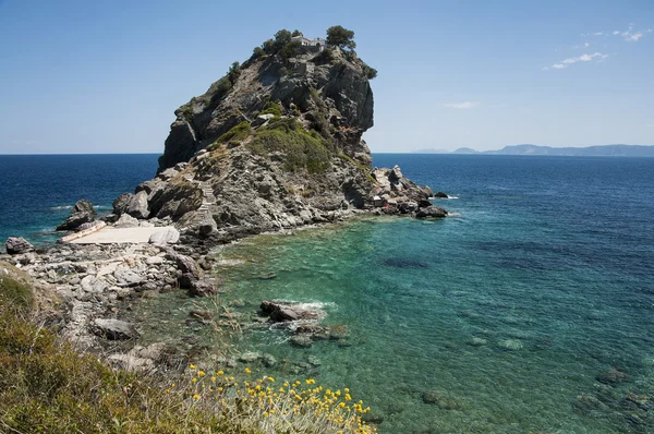 Agios ioannis strand en klooster — Stockfoto