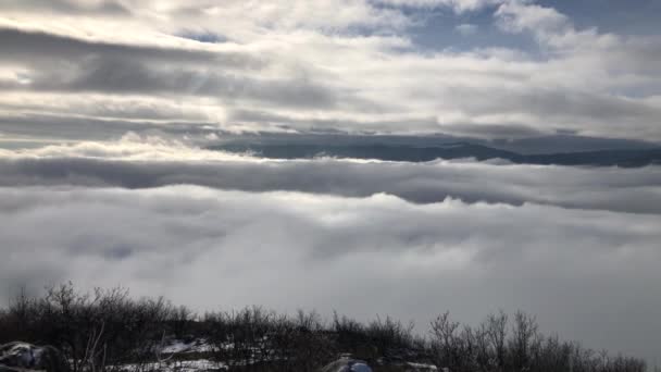 Uitzicht Vanaf Top Van Berg Zee Van Wolken — Stockvideo