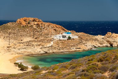 Yunanistan 'ın Serifos adasındaki Agios Sostis plajı