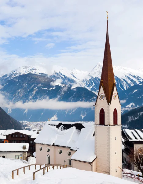 教会在奥地利阿尔卑斯山 — 图库照片